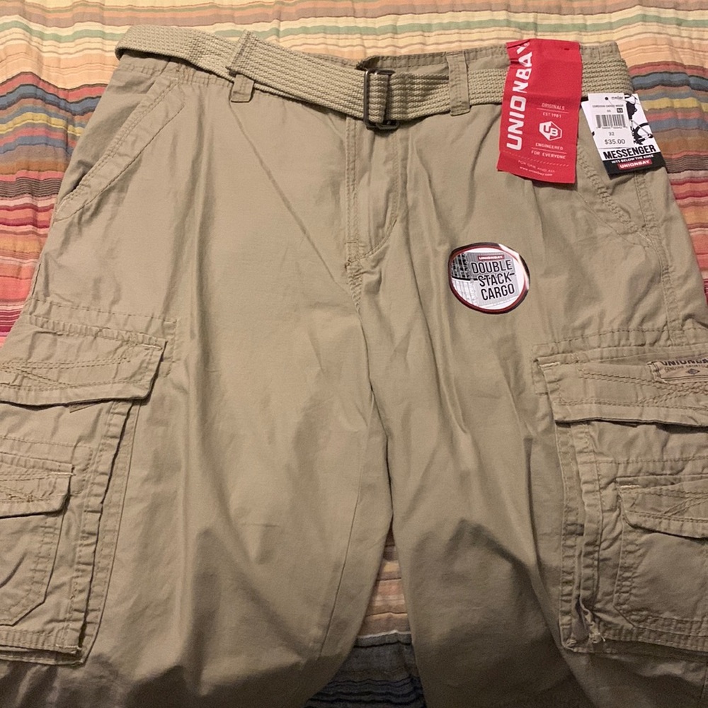Mens Cargo Shorts ~ Size ‘32